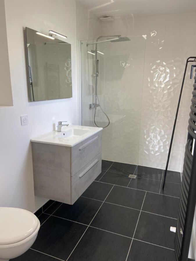 Carantec 4 Stars Villa With Jacuzzi And Garden For 8 Persons Eksteriør billede